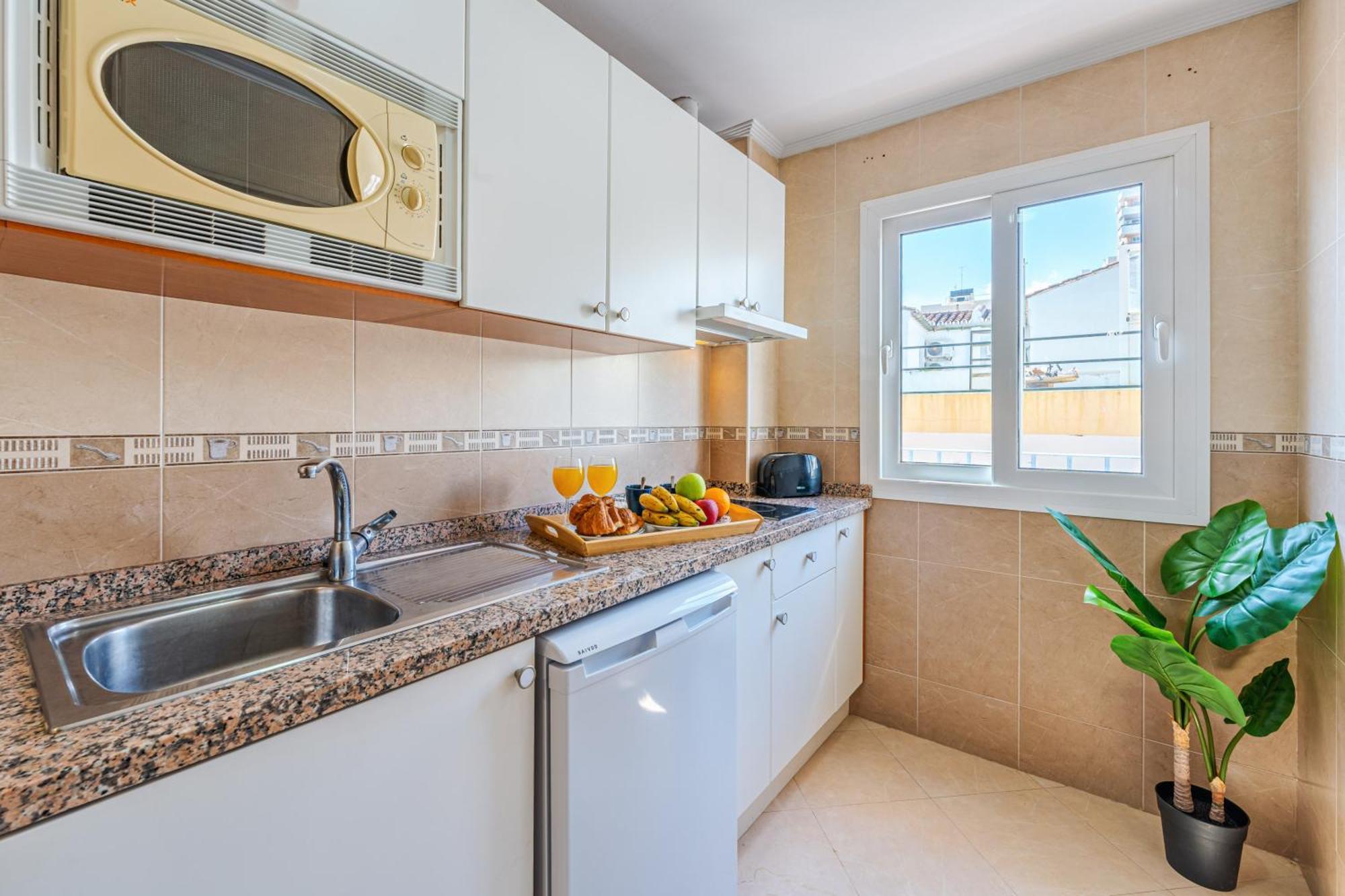 Carihuela - Beach & Sun Torremolinos Exterior photo